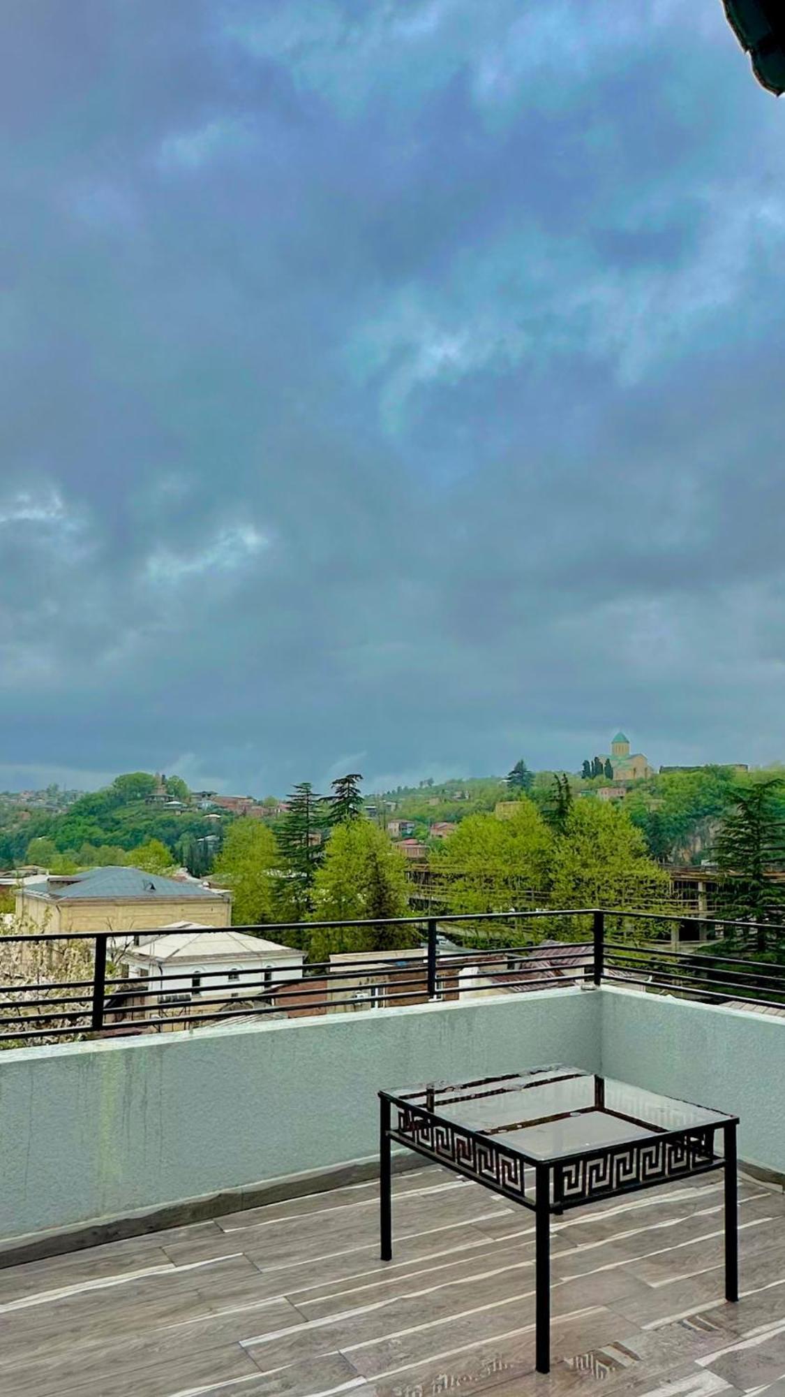 Hotel Balcony Kutaisi Bagian luar foto