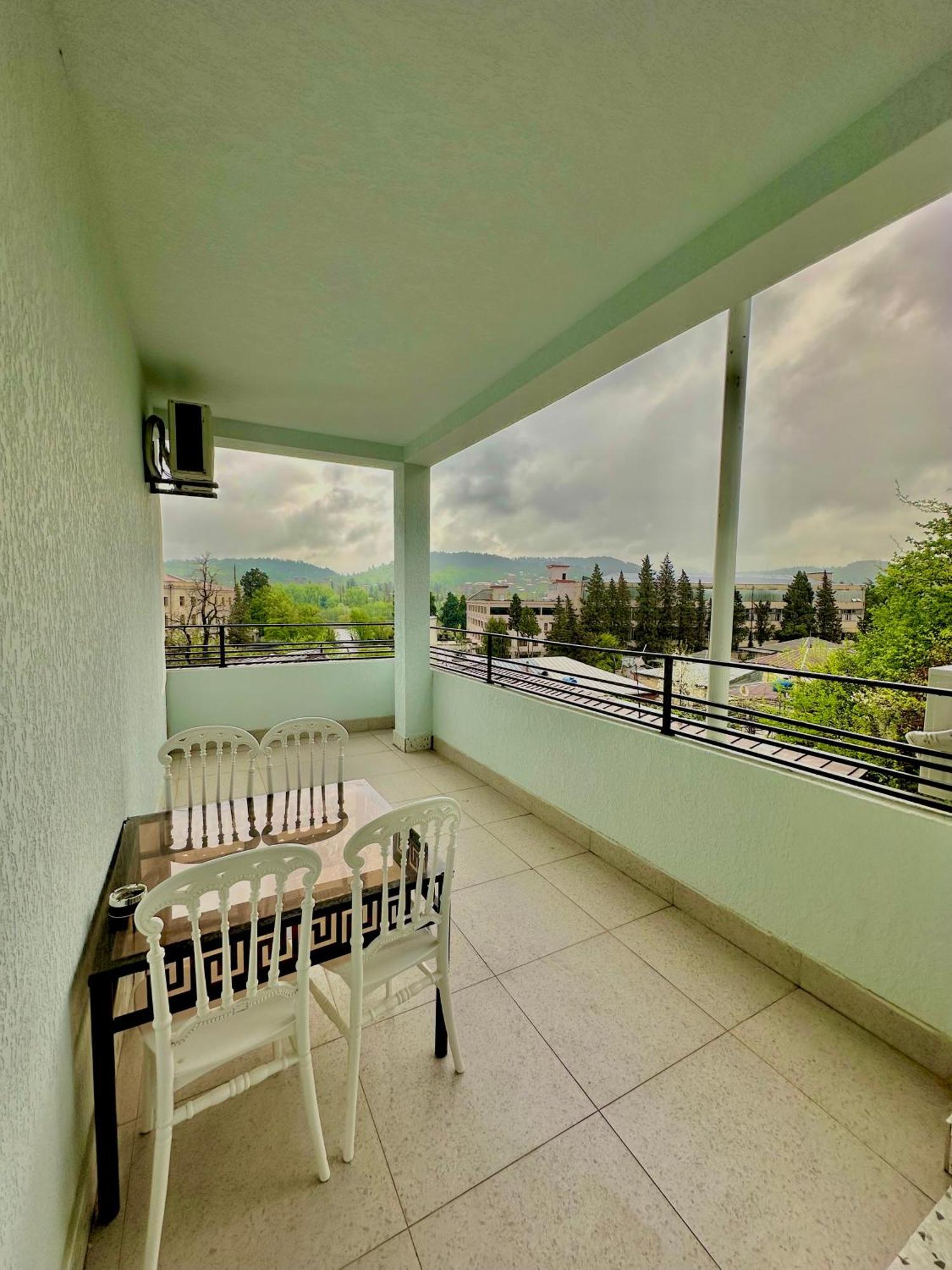 Hotel Balcony Kutaisi Bagian luar foto
