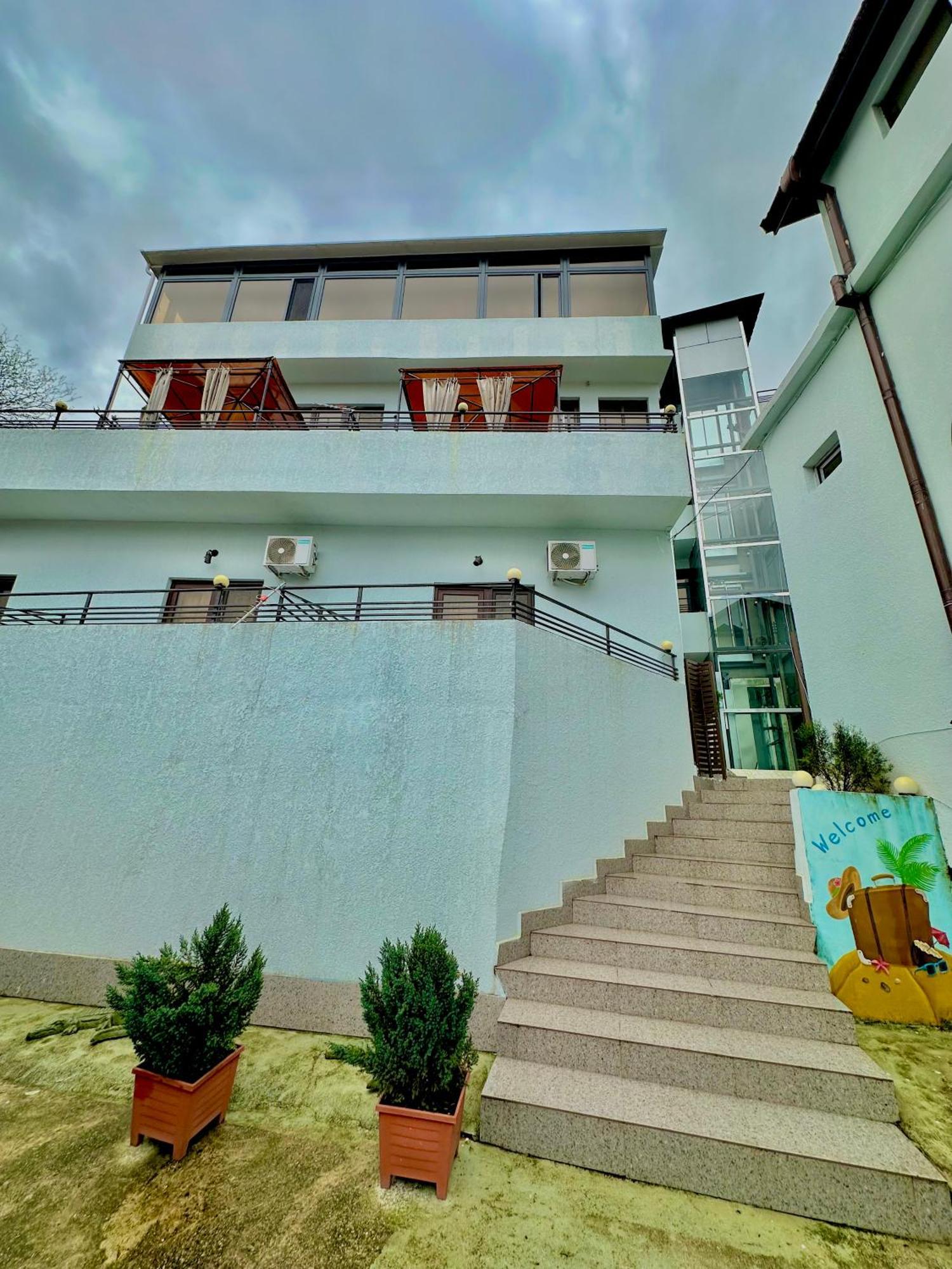Hotel Balcony Kutaisi Bagian luar foto